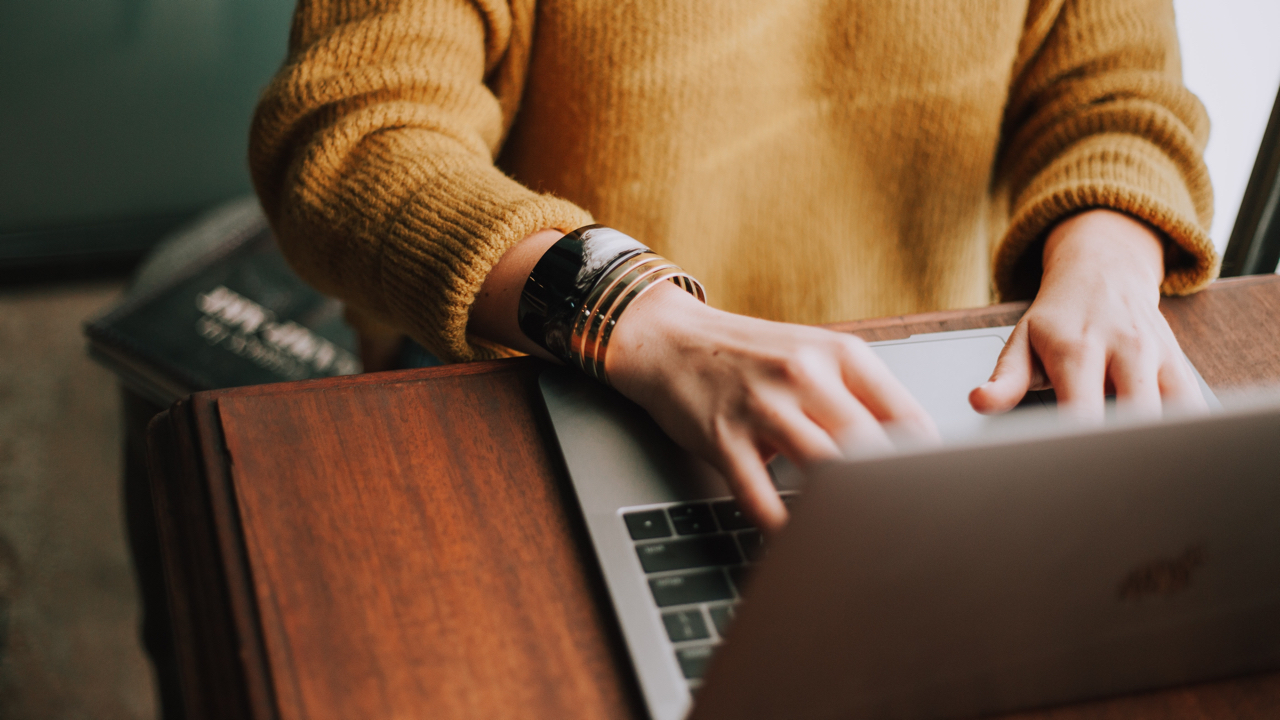 Read more about the article How the 7 Figure CEO Hits Her First $1 Million
